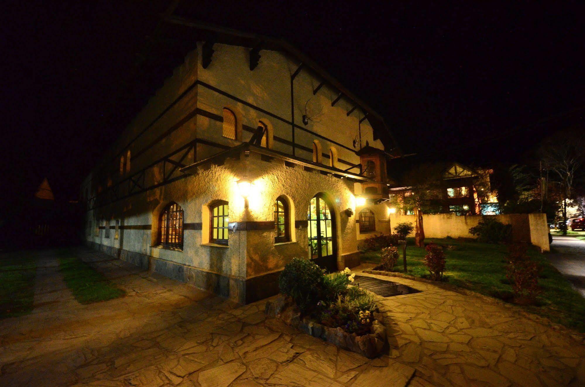 Hosteria La Posta Del Cazador Hotel San Martin de los Andes Exterior photo